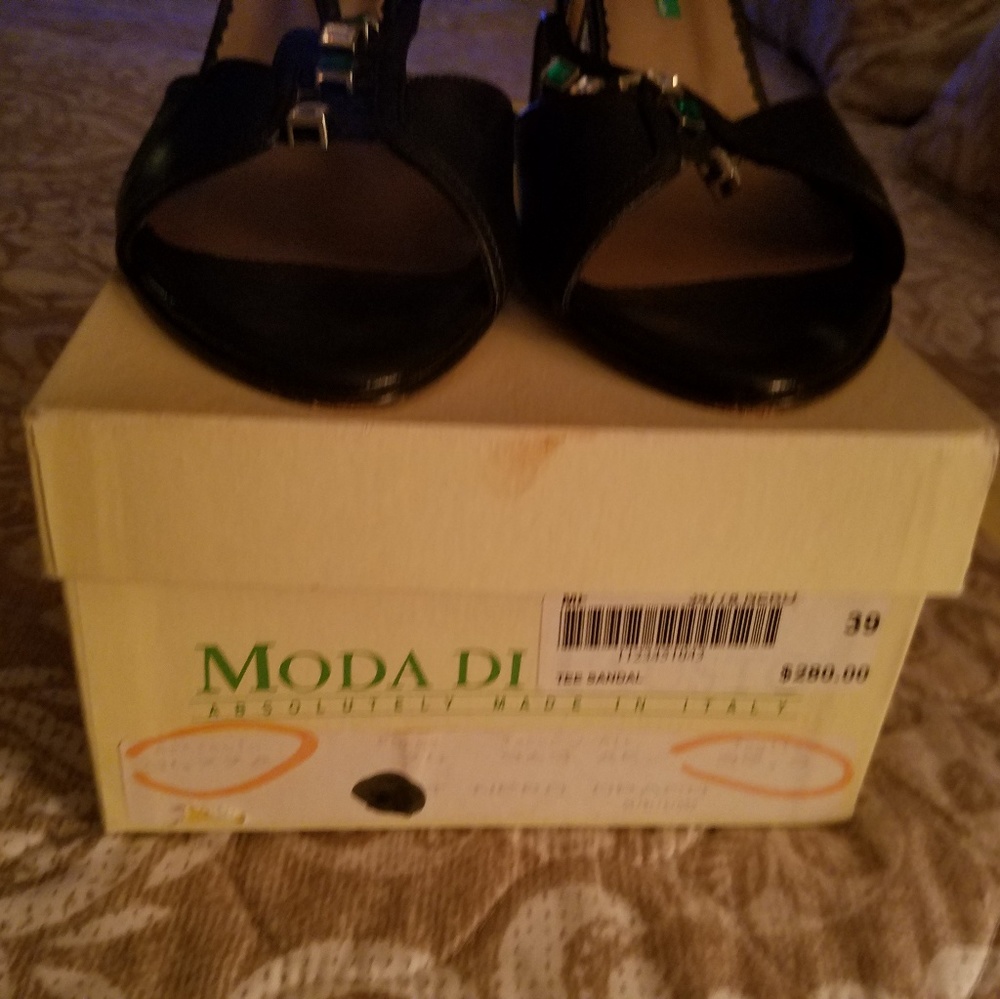Shoes - Picture 2 of 3